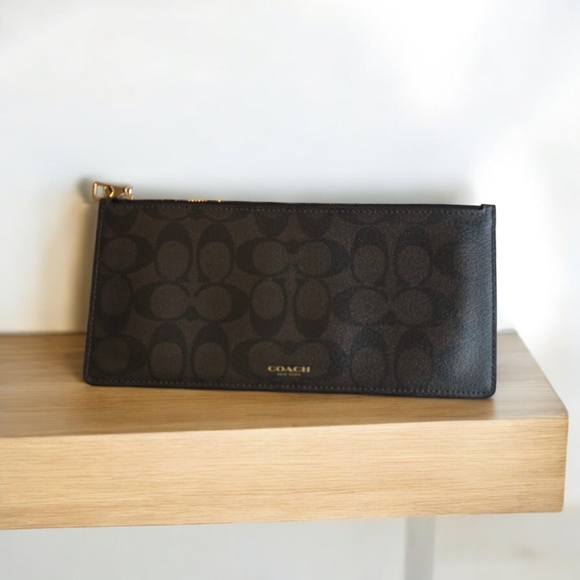 🔥Coach Black Signature Clutch🔥 - Picture 1 of 2